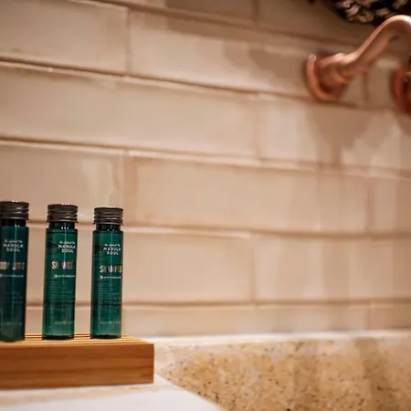 Klaritz Luxury Suites شقة *