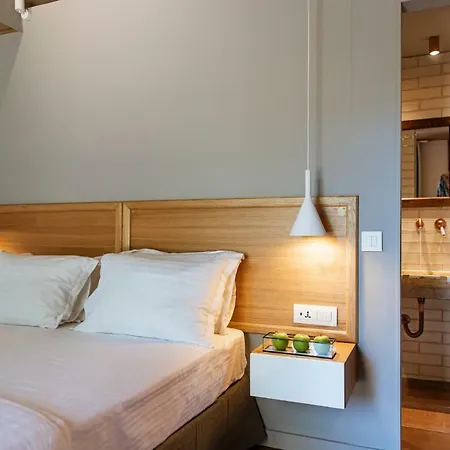Klaritz Luxury Suites לאסי
